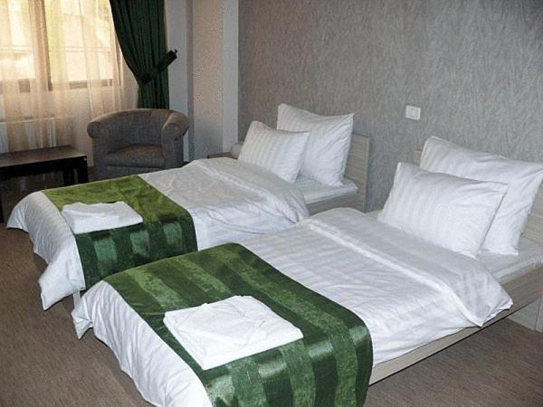Hotel Davos Deva Room photo